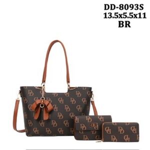 High grade tote handbag, 3piece with a long shoulder strap and a beautiful bow.